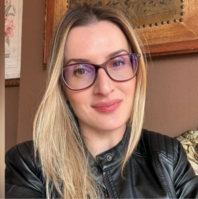 Karine Lena Meneghetti