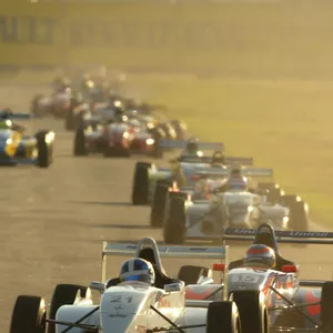 Imagem de capa para o Curso online Guia do Track Day Veneno