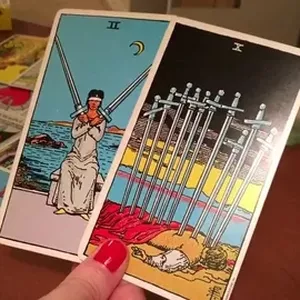 Imagen de portada para Curso online 🔮 Consulta de Cartas Tarot en Madrid 🌟