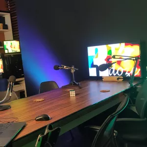 Imagem de capa para o Curso online Estudio Podcast Experience