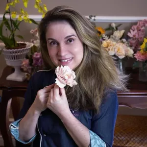 Imagem de capa para o Curso online Formação em Flores Realistas com Grace Klein