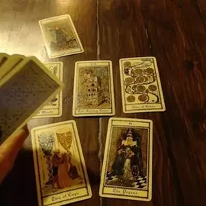 Imagen de portada para Curso online 🌟 Descubre Tu Destino Con Tirada De Tarot Gratis Online 🌟