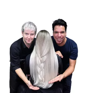 Imagem de Aprenda a fazer a técnica de mechas mais pedida nos salões do MUNDO inteiro. criado por Marcos e Tchello - Hair Designers na hotmart