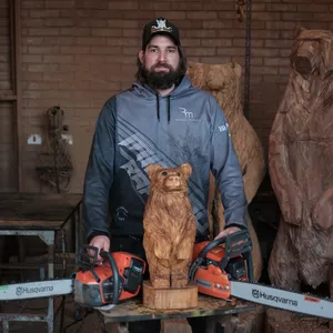 Imagem de capa para o Curso online Introdução à Escultura em Madeira com Motosserra