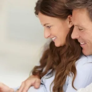 Imagen de portada para Curso online Desde el Primer Latido: Guía Amorosa para Mamás y Papás Jóvenes