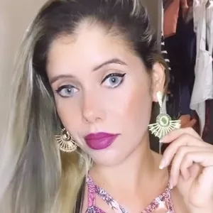 Imagem de capa para o Ebook Makeup  por Ana Caroline moreira