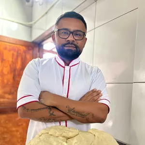 Imagem de capa para o Ebook Massa do Milhão - Crie Seu Delivery e Lucre!