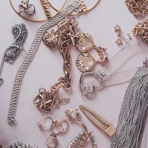 Imagen de portada para Curso online Accesorios de moda para realzar tu estilo femenino