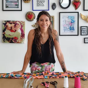 Imagen de portada para Curso online Aprende a hacer un pantalón palazo y empieza tu propio negocio  