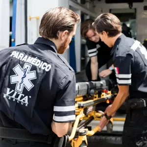 Imagen de portada para Curso online Grabación - Curso en Línea de Primeros Auxilios: Fracturas, Luxaciones e Inmovilizaciones