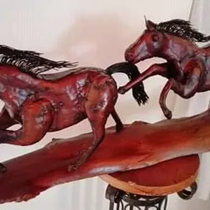 Imagen de portada para Curso online caballos en metal
