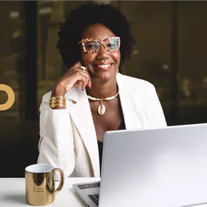 Imagem de capa para o Curso online Aulas do curso de extensão Letramento Racial e educação