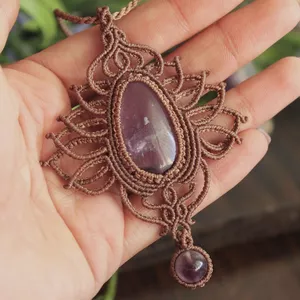 Imagem de capa para o Curso online Como fazer um pingente de flor de lótus 🪷 