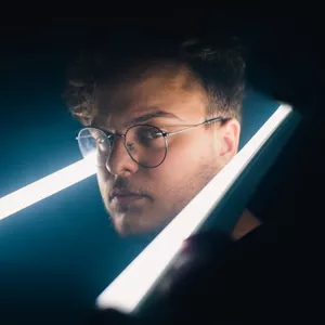 Imagem de capa para o Curso online Portrait Academy (B)