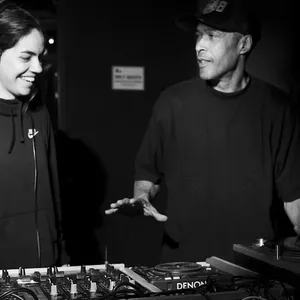 Imagem do curso E-Book Djing -Atividade relacionada as competencias e habilidades de ser DJ