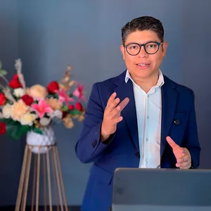 Imagen de portada para Curso online Gana más en este San Valentín por Carlos Martx