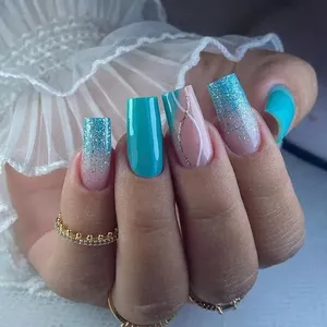 Imagem do curso FORMAÇÃO PROFISSIONAL DE  ALONGAMENTO DE UNHAS 