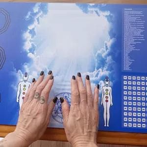 Imagem de capa para o Curso online Treinamento da Mesa Quântica - O Portal da Consciência