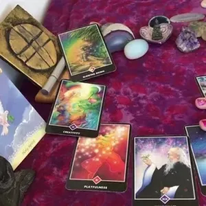Imagen de portada para Curso online Consultas de Tarot con Luana Tarot 🔮