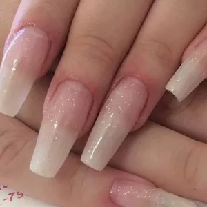 Imagem de capa para o Curso online Alongamento de unhas 