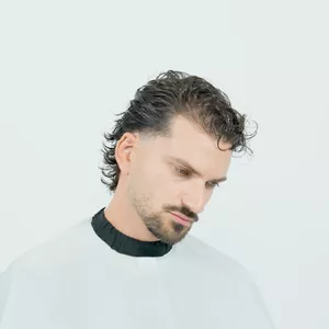 Imagen de portada para Curso online Curso de Barbería - Casual Look - By Oche Barber - Blesson School