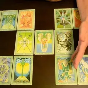 Image de couverture pour le Cours en ligne Explorez Votre Destin avec "Tirer les Cartes Voyance" par Téléphone! 🔮