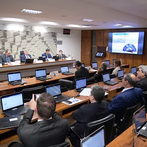Imagem de capa para o Ebook Módulo 05 - Legislação Aduaneira e Receita Federal no Comércio Exterior Brasileiro