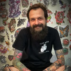  TATUAGEM PROFISSIONAL CUSTOMIZADA - DO PAPEL A PELE