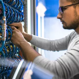 Imagem de capa para o Curso online Gestão em Redes de Computadores - 80 horas