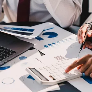Imagem de capa para o Curso online Administração Contábil e Financeira