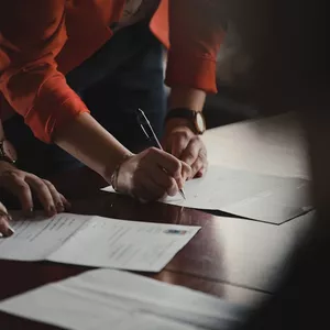 Imagem de capa para o Ebook como criar um currículo eficaz