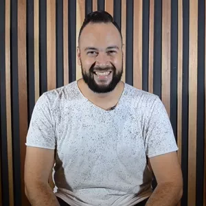 Imagem de capa para o Curso online Curso de Canto: MESTRE DA VOZ