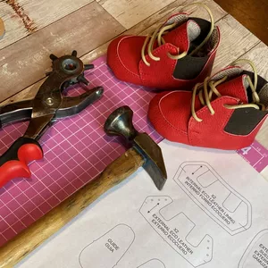 Cover image for Online course KITTY baby shoe