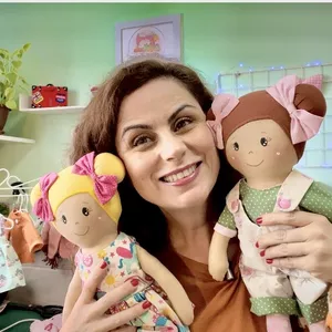 Imagem de capa para o Curso online Curso de Boneca de Pano com Julie Neves - Arte e Diversão