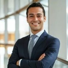 🔹 Jorge Salazar, Administrador de Empresas