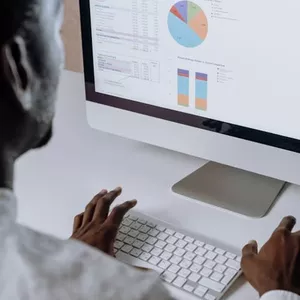 Imagem de capa para o Curso online EXCEL APLICADO AO MERCADO DE TRABALHO: Habilidades práticas com ferramentas que o mercado exige.