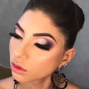 Imagem do curso Curso de Maquiagem Profissional - Delineado Esfumado 
