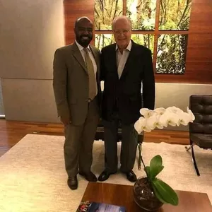 Imagem de capa para o Ebook Dois Brasis para Diplomacia.