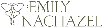 Emily Nachazel logo
