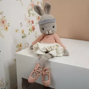 Imagen de portada para Ebook Patrón amigurumi Conejita Bailarina