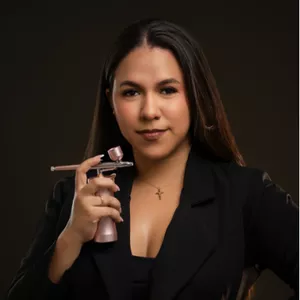 Imagen de portada para Curso online MAQUILLAJE CON AEROGRAFO DE CERO A EXPERTO