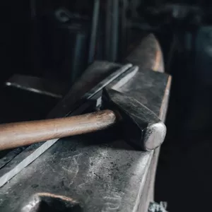 Imagen de portada para Curso online Taller de Herrería: Aprende a construir Rejas y Portones de hierro.