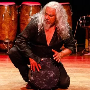 Imagem de capa para o Curso online Aprenda a Confeccionar e Tocar Seus Próprios Instrumentos de Percussão!