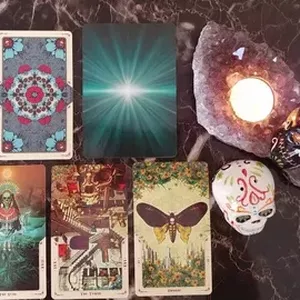 Imagen de portada para Curso online Tarotistas Videntes: Encuentra Respuestas a Tus Preguntas 🌟