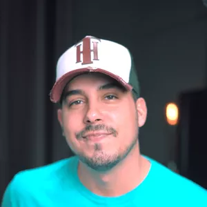 Imagem de capa para o Curso online Oratória com André Moscoso..