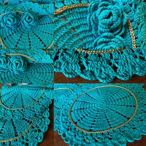 Imagem principal do produto Jogo americano azul com borda de coração em crochê
