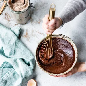 Imagem de capa para o Ebook 50 Receitas Incríveis Para Impressionar na Confeitaria