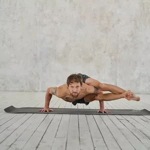 Imagen de portada para Curso online Mini-curso de Yoga Academy: "De pasión a profesión".