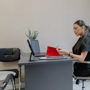 Imagen de portada para Ebook Bienestar laboral: Cómo manejar el cansancio y el estrés