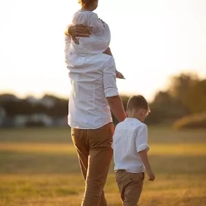 Imagem de capa para o Ebook Guia Essencial de Saúde Mental para Adolescentes e Pais